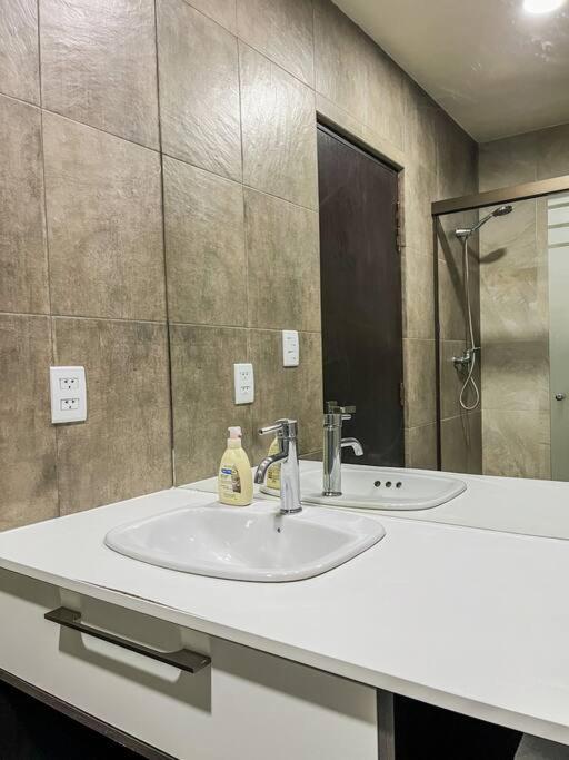 Sky - Wonderful Spacious And Warm With Views In La Paz! Apartamento